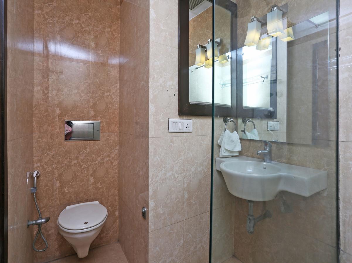 Oyo 13541 Otani Hotel Дели Экстерьер фото