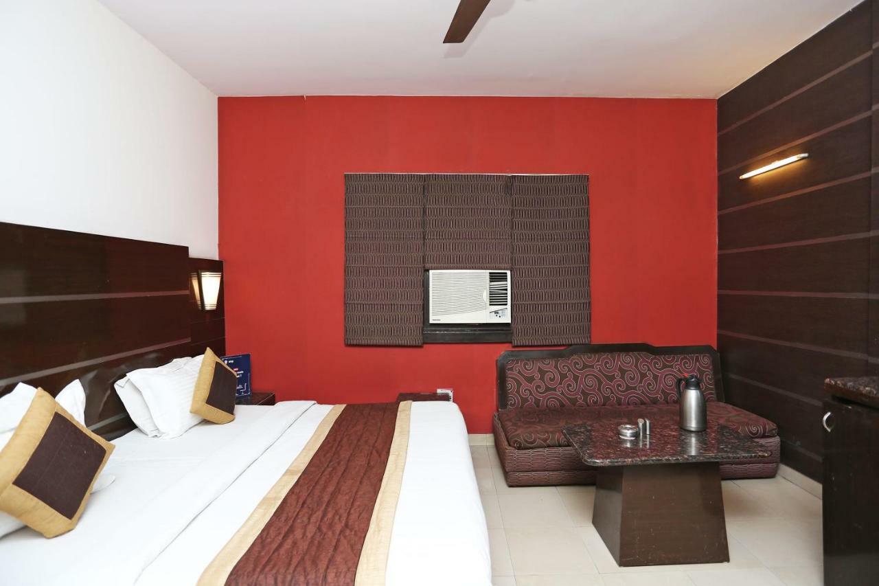 Oyo 13541 Otani Hotel Дели Экстерьер фото